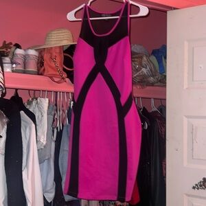 🩷Pink and black curvy dress